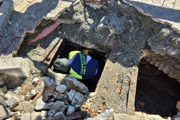 lavori via Bixio, foto polizia locale