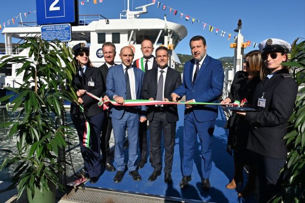 Navigazione, inaugurata sul Lago di Como la motonave ibrida “Ambrosiana”