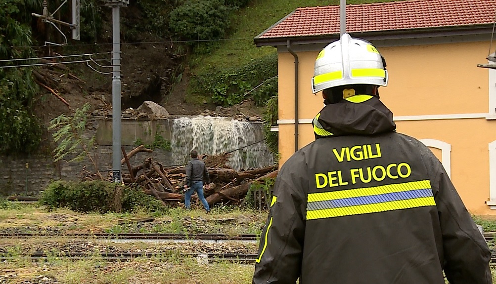 Vigili del fuoco, mille chiamate in tre giorni. Sabato e domenica l’iniziativa “Caserme aperte”
