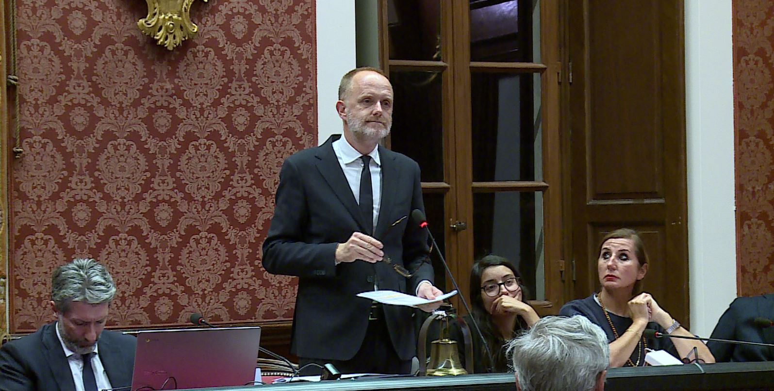 Lega e Forza Italia contro il sindaco: “Triste tentativo di distogliere l’attenzione”. “Cosa fa lui per i malati?”