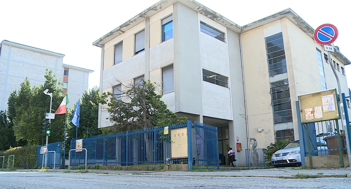 Chiusura della scuola di Ponte Chiasso, sabato protesta delle famiglie e della politica (bipartisan)