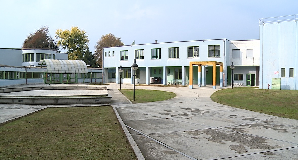 Mozzate, riqualificazione della scuola media: da Regione 1 milione di euro. Fermi: “Intervento necessario, la scuola resta una priorità”