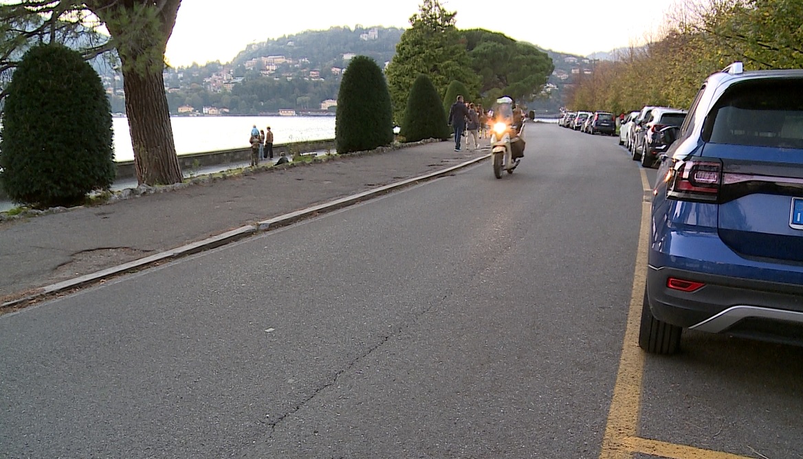 Rivoluzione sosta residenti a Como. Esposto di Bottone al prefetto: “Il sindaco discrimina”