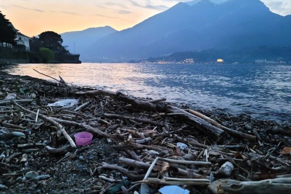 Il progetto di ricerca “Aware” all’Università dell’Insubria: gli effetti della plastica nei laghi e nei fiumi