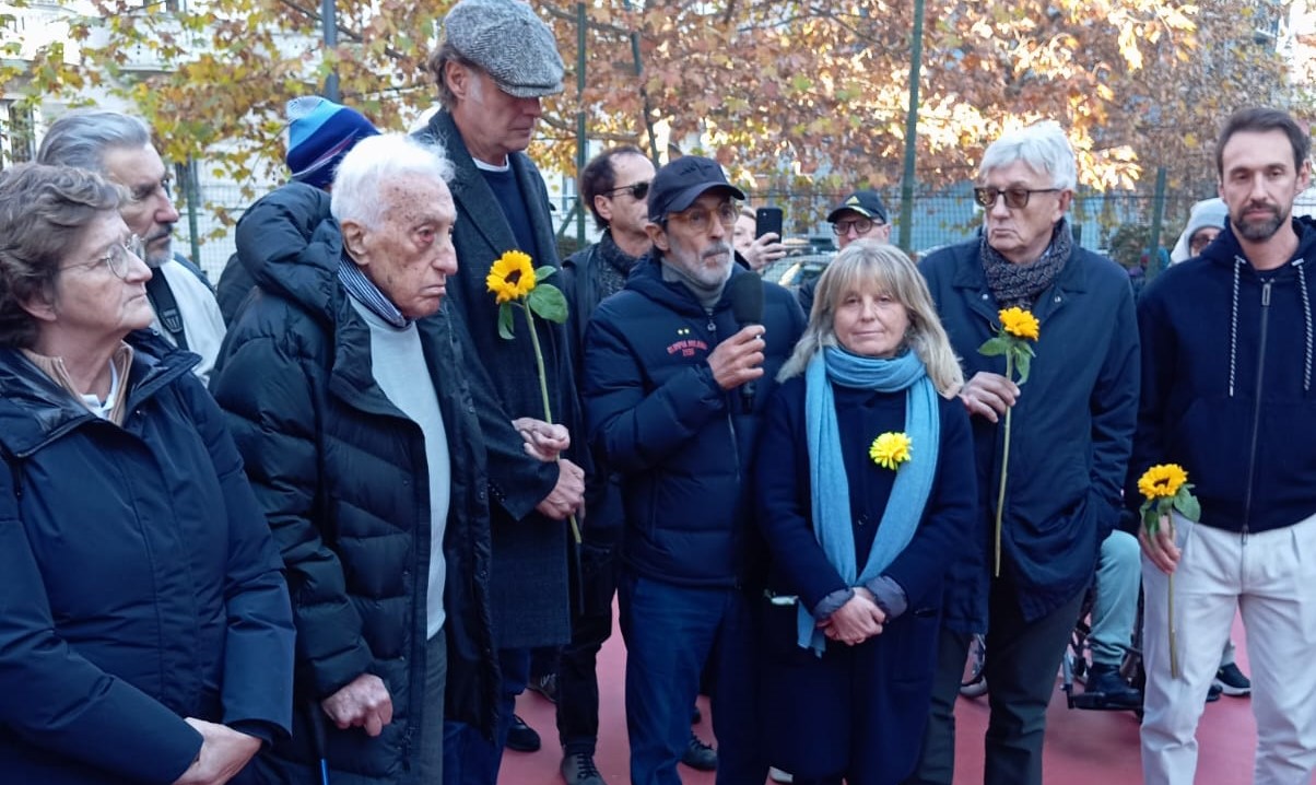 Girasoli strappati a Milano, ex giocatori canturini alla manifestazione di solidarietà