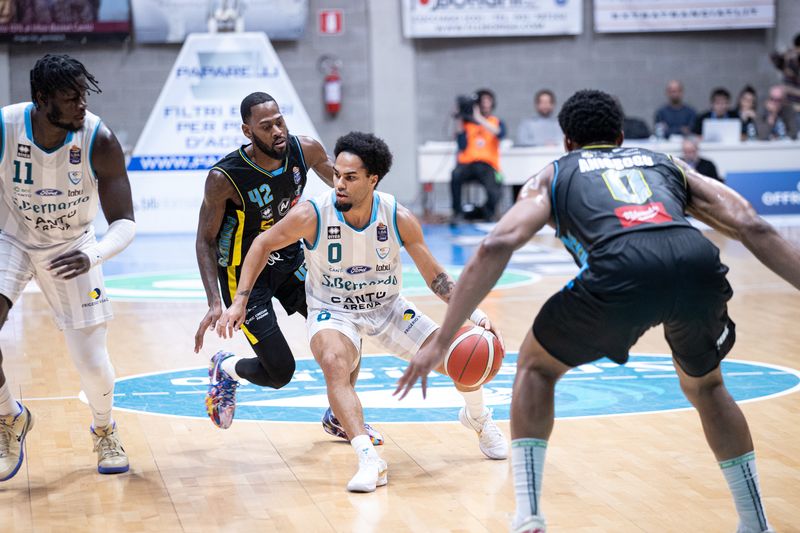 Basket, Cantù-Cremona finisce 91-83: una vittoria importante dopo due sconfitte