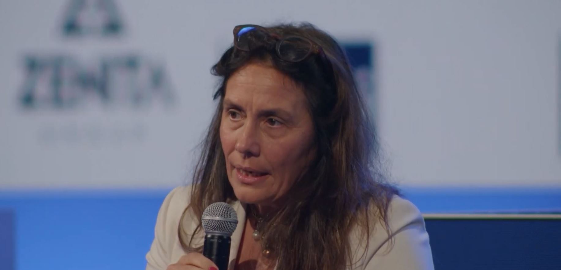 Caregiver familiari, approvato il ddl in Consiglio dei ministri. Locatelli: “Riconoscimento di tante persone che amano e curano”