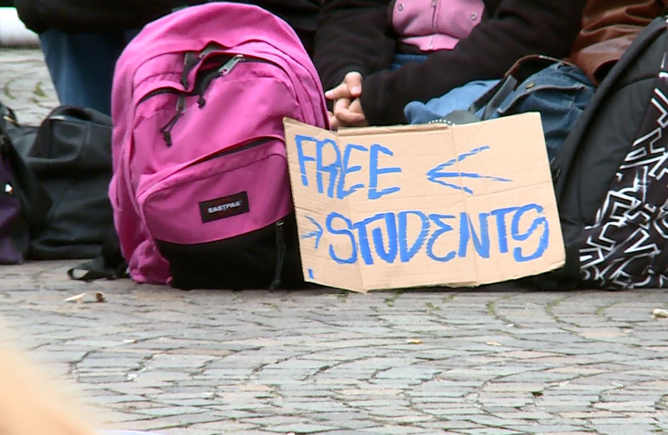 Studenti comaschi in piazza contro i tagli all’istruzione
