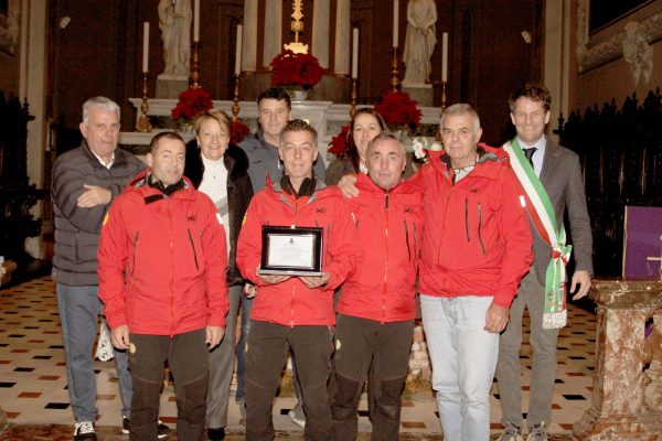 CNSAS Lombardo, a Menaggio e Griante consegnate le targhe ai soccorritori