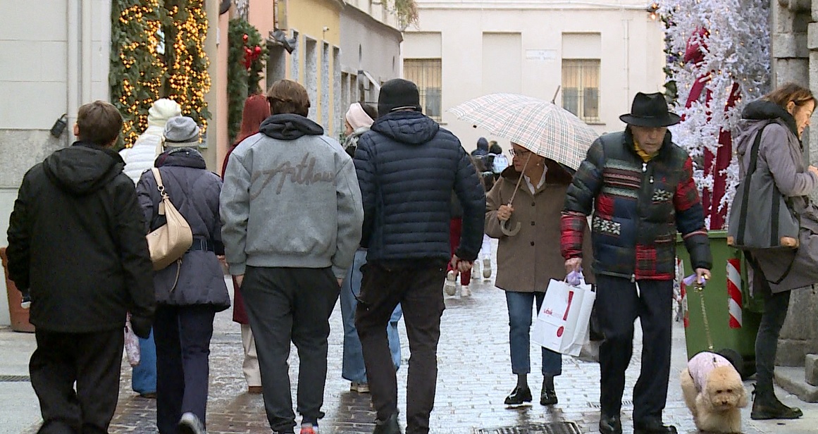 Natale e acquisti a Como, commercianti delusi. Confesercenti: “Vendite in calo del 10-12%”