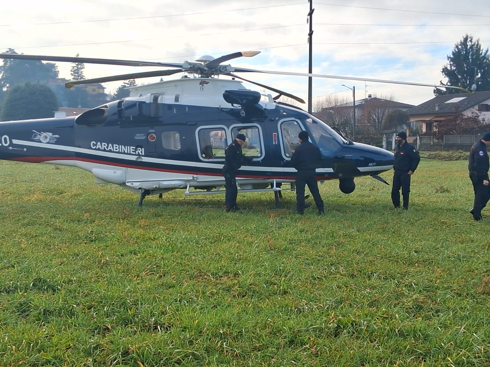 Controlli straordinari nel Canturino, posti di blocco e sorvoli con gli elicotteri