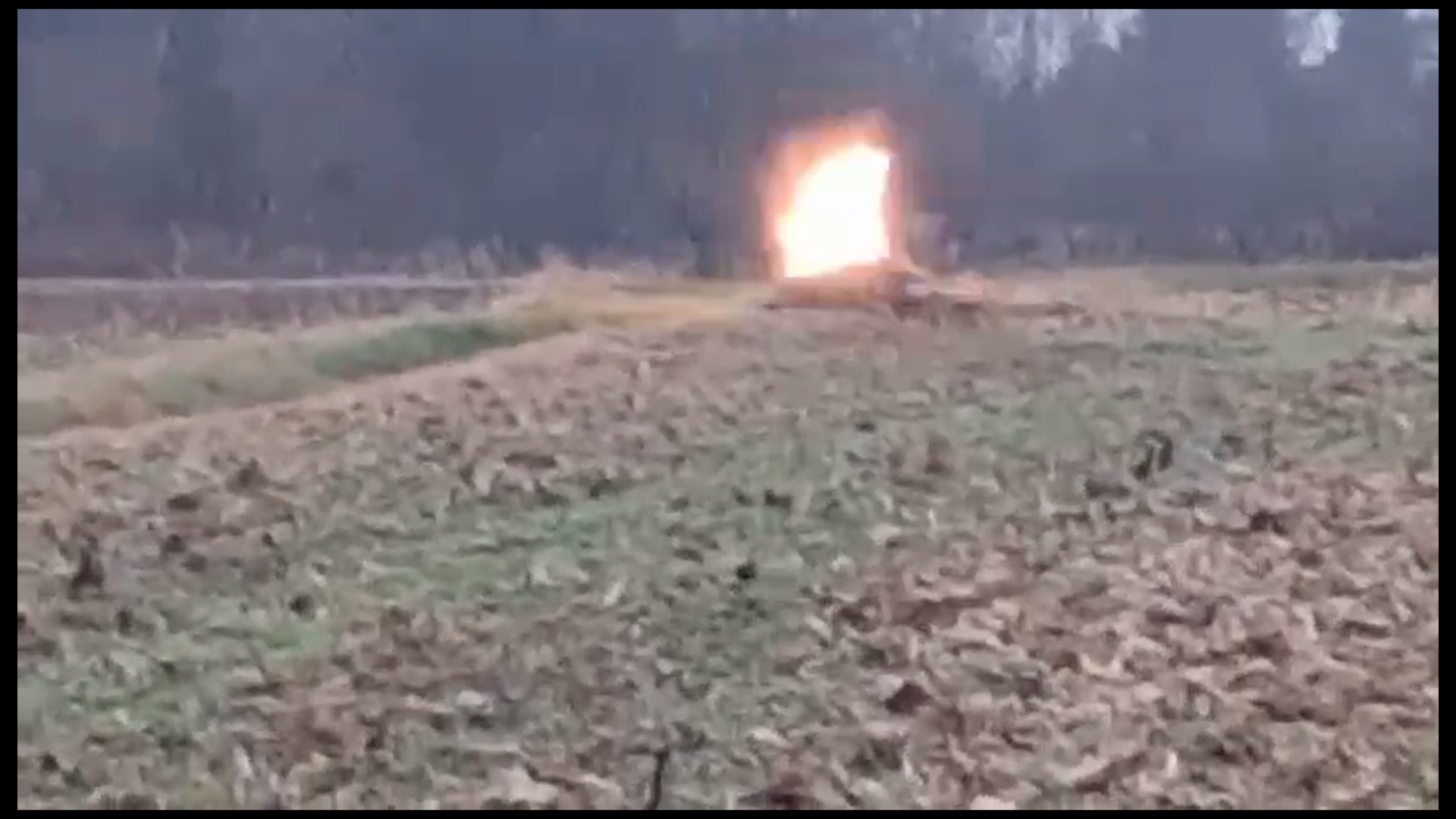 Cirimido, granata in un terreno privato, gli artificieri la fanno saltare: il video dell’esplosione