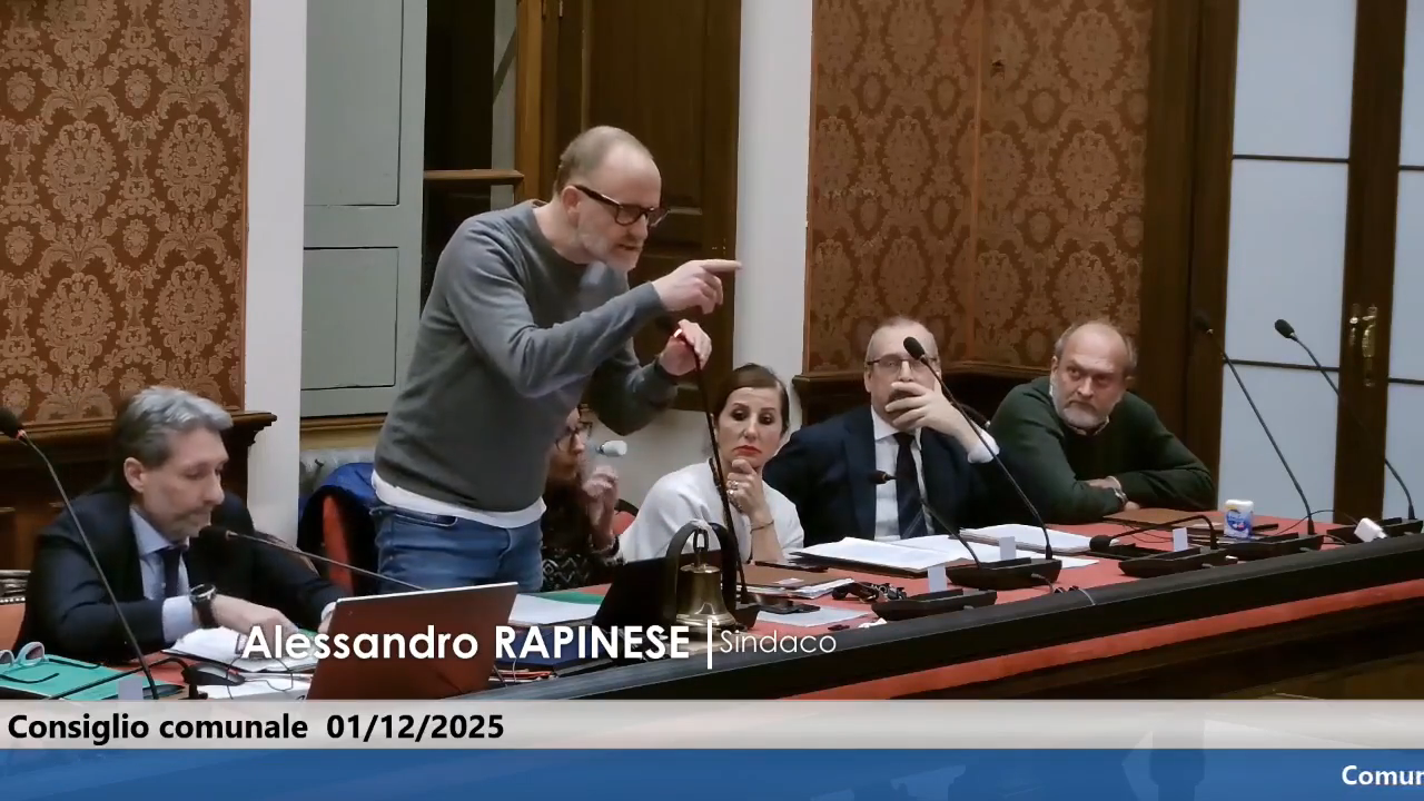 Consiglio comunale come un ring: assessori contro le parole di Negretti. La replica: “Potevano stare zitti”