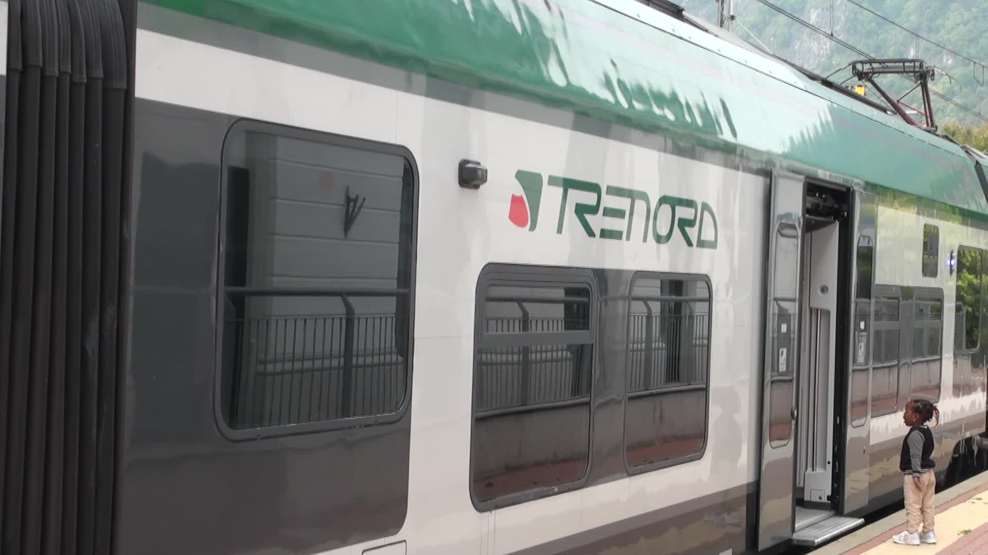 Guasto ferroviario a Garbagnate, fino a un’ora di ritardo tra Como e Milano