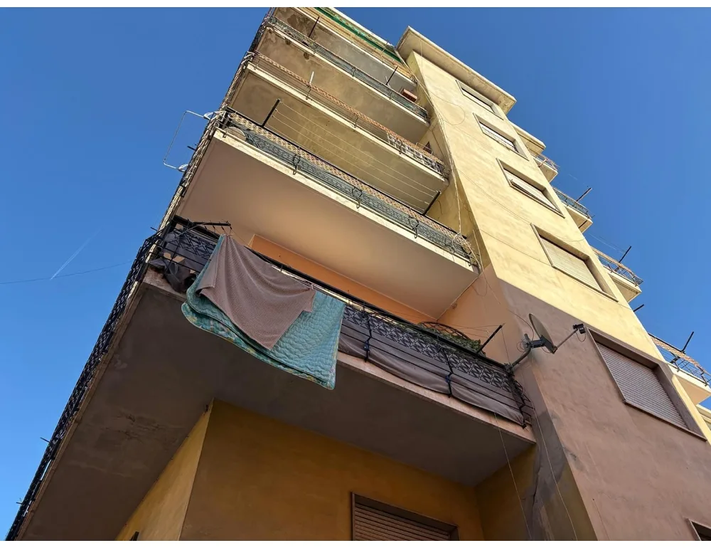 Sforbiciate alla moglie, uomo resta in carcere per tentato omicidio