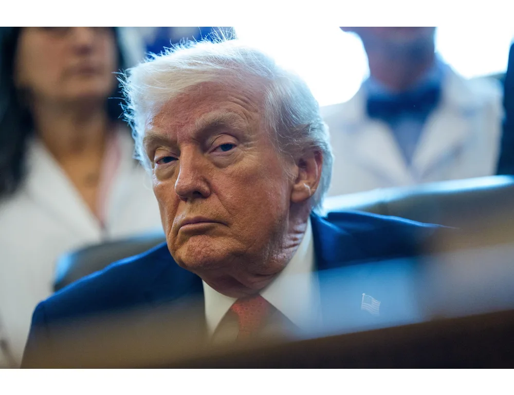 Trump annuncia, ‘dazi Usa del 25% a chiunque commerci con l’Iran’