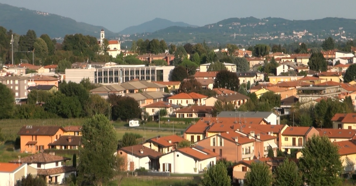 Alzate Brianza, maxi-mutuo da 840mila euro per il palazzetto: l’attacco dei consiglieri di minoranza