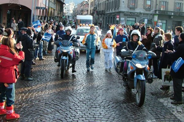 Fiamma Olimpica a Como con Fabregas, Lehmann, Moraschini e Zanetti