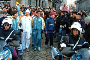 Eventi sportivi del 2026, grande attesa per l’arrivo nel Comasco della Fiamma Olimpica