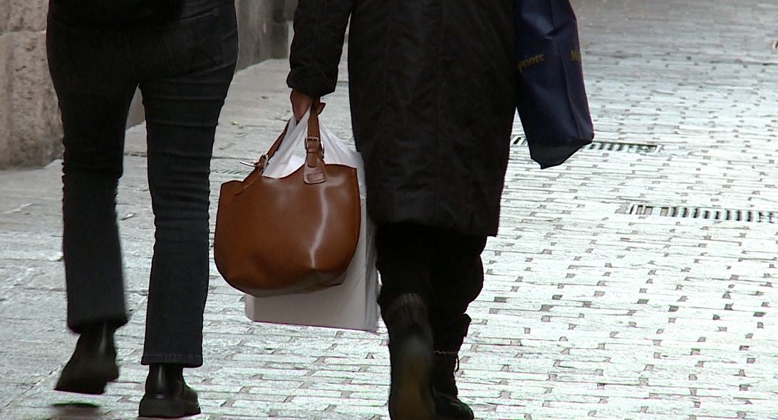 Lavoro e temperature rigide, la denuncia della Fisascat Cisl dei Laghi: “I grandi marchi tengono caldi gli affari e freddi i dipendenti”