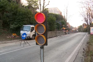 Como, dopo lo smottamento riaperta via Carso a senso unico alternato