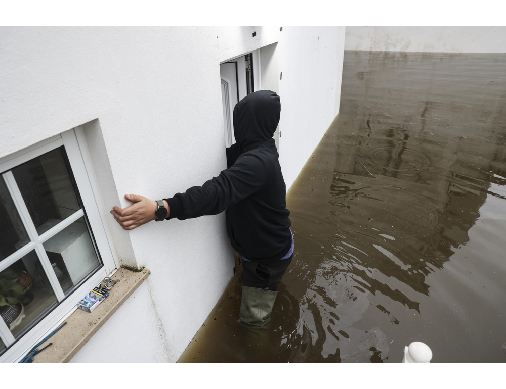 Ancora danni per il maltempo in Portogallo, a Coimbra cede tratto autostrada