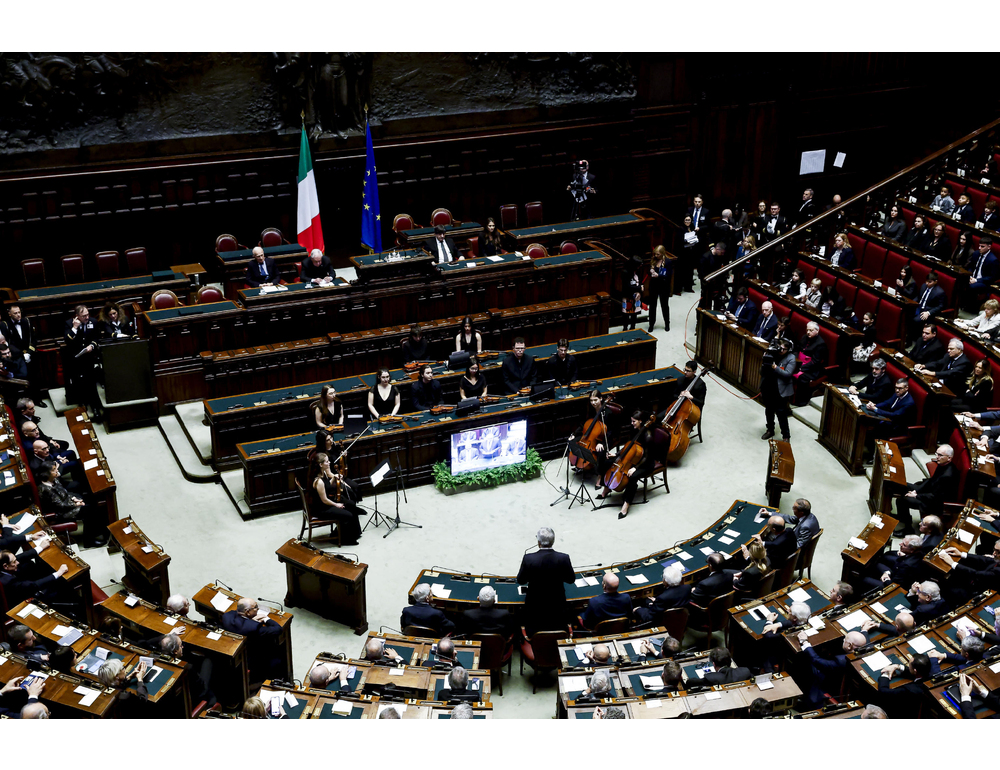 Opposizioni a Fontana, ddl immigrazione limita poteri ispettivi dei parlamentari