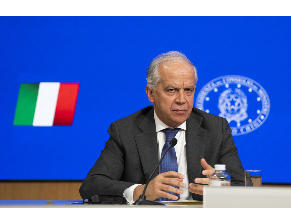 Pd-M5s-Avs a Piantedosi, ora sciogliere Casapound e procedere a sgombero